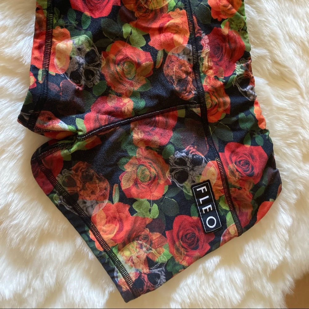 FLEO Workout Shorts • Size S